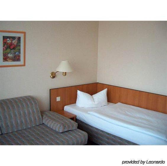 Hotel Kubrat An Der Spree Βερολίνο Εξωτερικό φωτογραφία